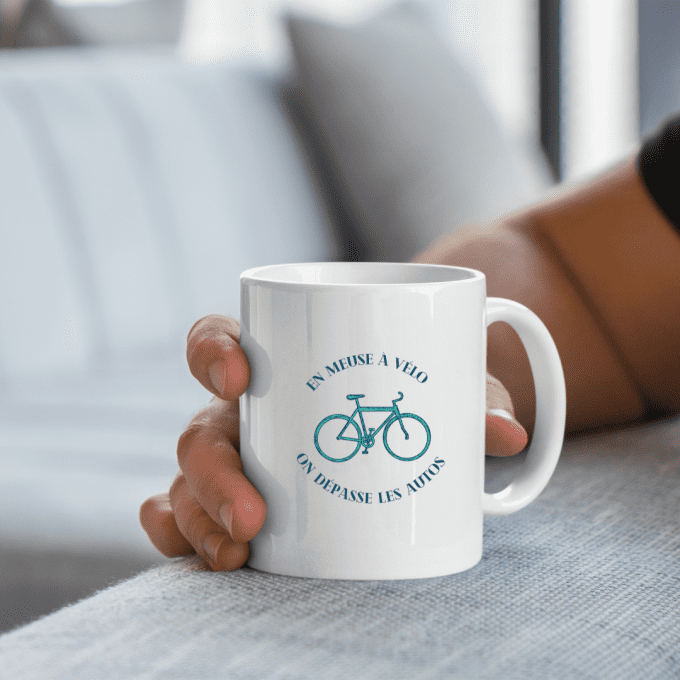 Mug "En Meuse à Vélo on dépasse les autos"